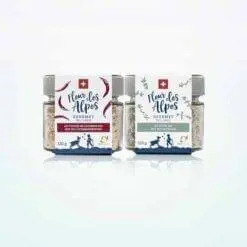 含生物香草的美食盐