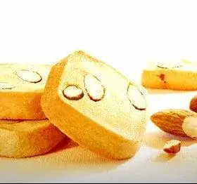 Kambli almond Cookis