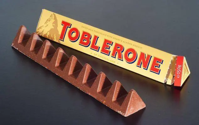 Britse Toblerone vervormt de originele Toblerone-reep 2 british-toblerone-swissmade-direct
