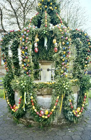 瑞士人如何庆祝复活节?不只是巧克力蛋 5 osterbrunnen