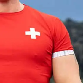 Camiseta de hombre con cruz suiza02