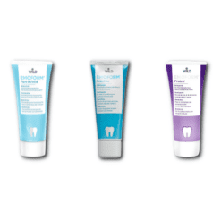 Drie tubes Emoform Assorted Tandpasta 75 ml op een witte achtergrond.