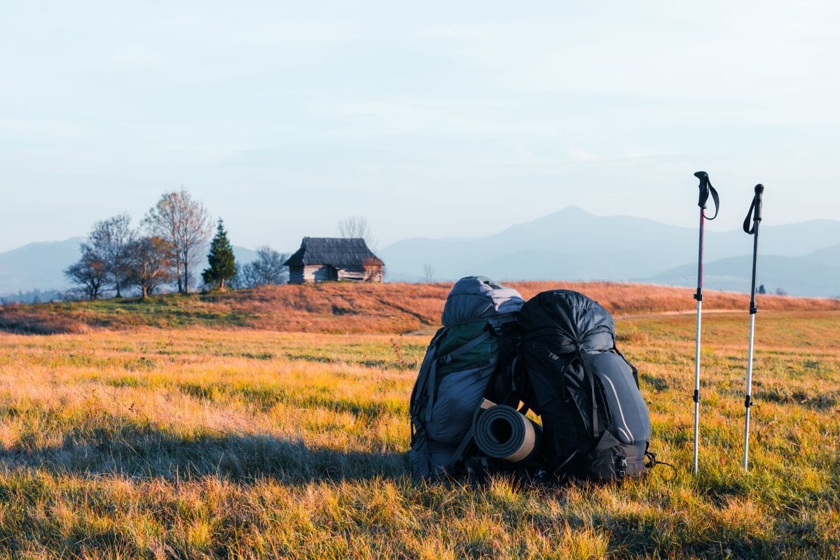 Höstcampingmagi: schweizisk campingutrustning