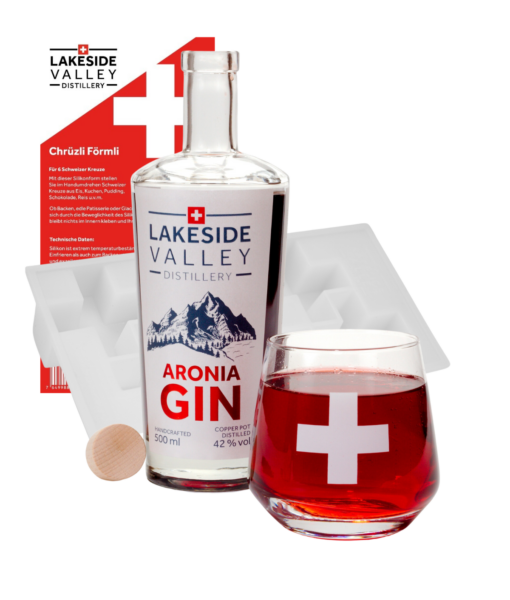 Coffret cadeau Lakeside Valley Aronia Swiss Gin avec la Suisse dans le verre.